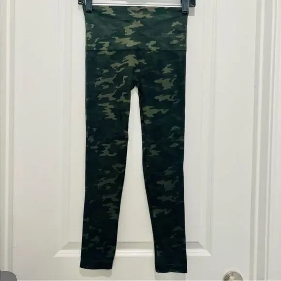 Spanx Women's Look at Me Now Seamless Leggings Camo Print Sz. Large 25" Inseam - Picture 2 of 14